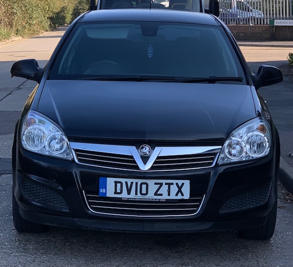 Used Vauxhall Astra 2010 for sale - 76287459: Photo 2