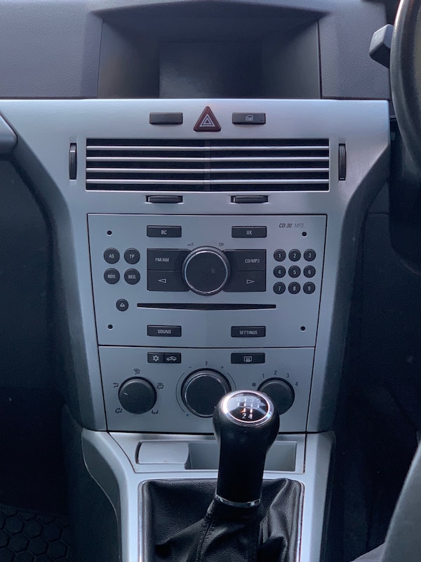 Used Vauxhall Astra 2010 for sale - 76287459: Photo 4