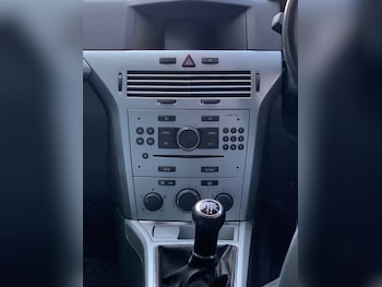 Used Vauxhall Astra 2010 for sale - 76287459: Photo