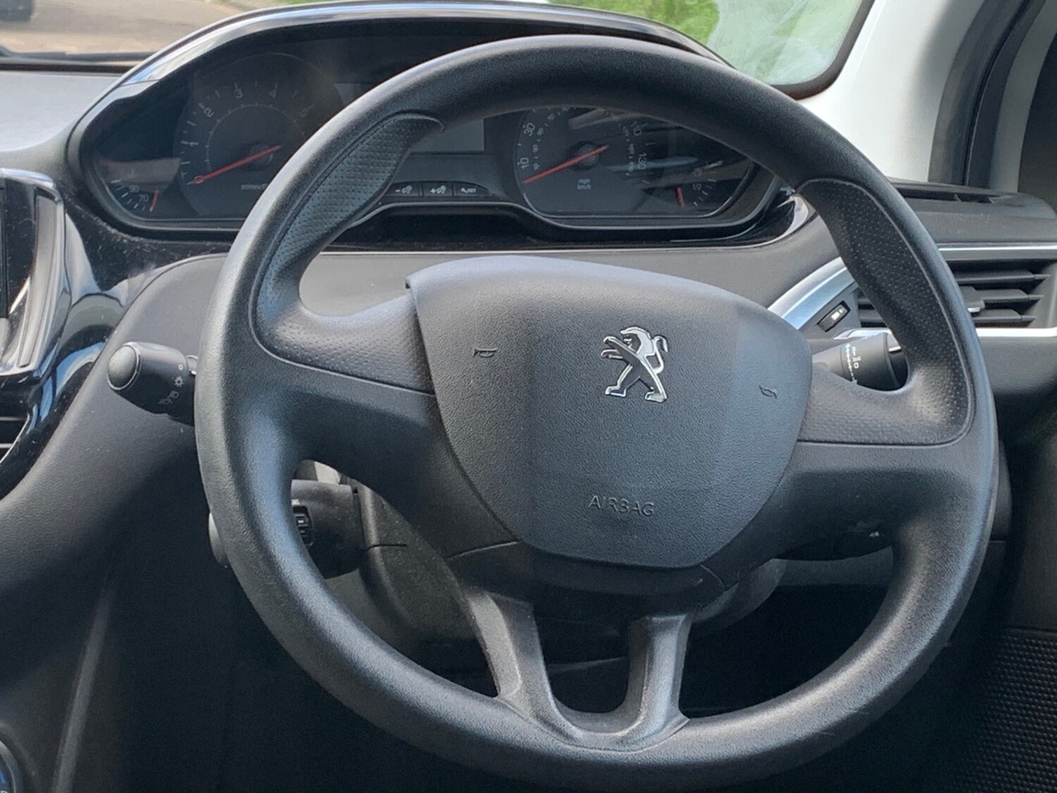Used Peugeot 208 2013 for sale - 78149708: Photo 12