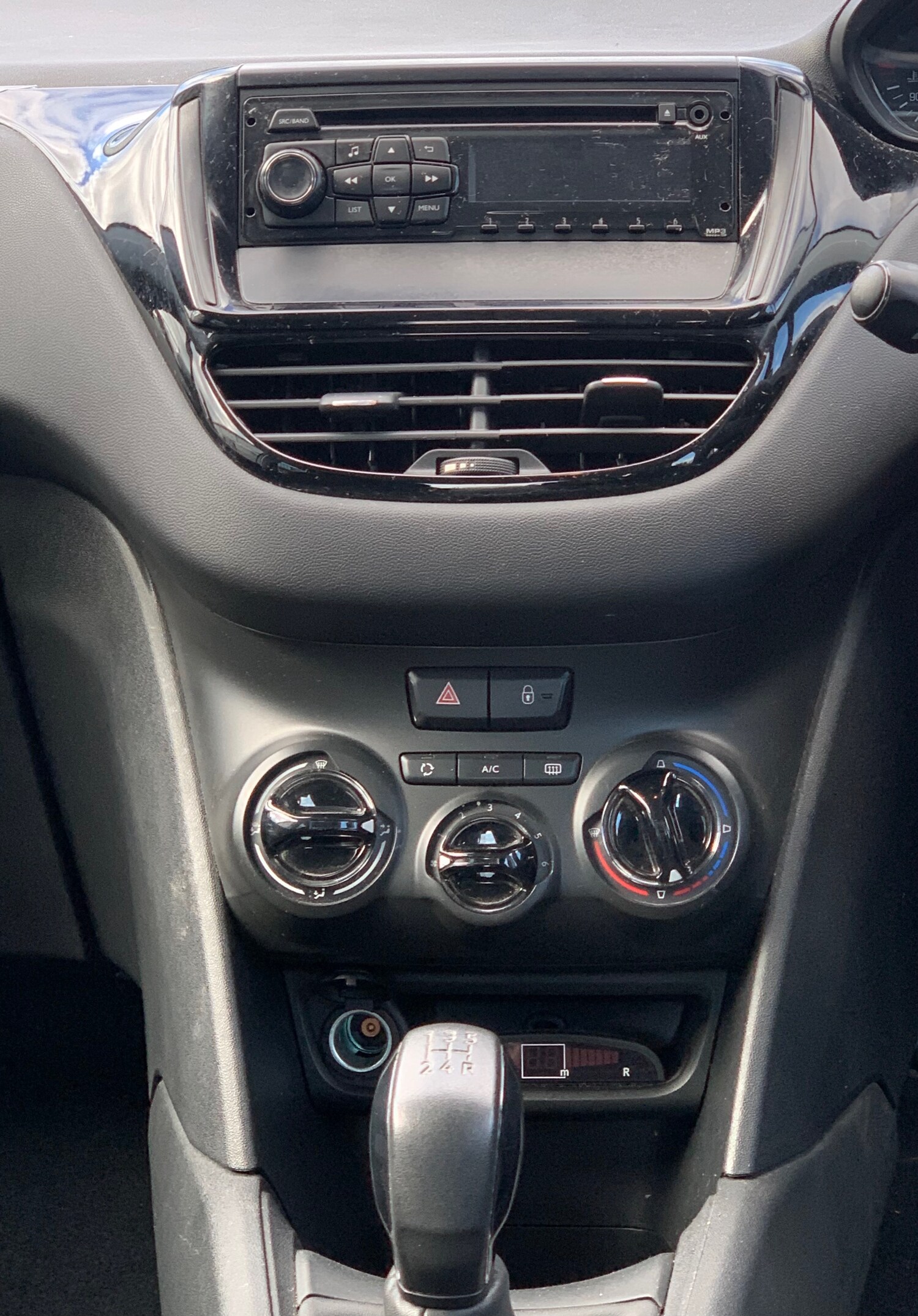 Used Peugeot 208 2013 for sale - 78149708: Photo 13