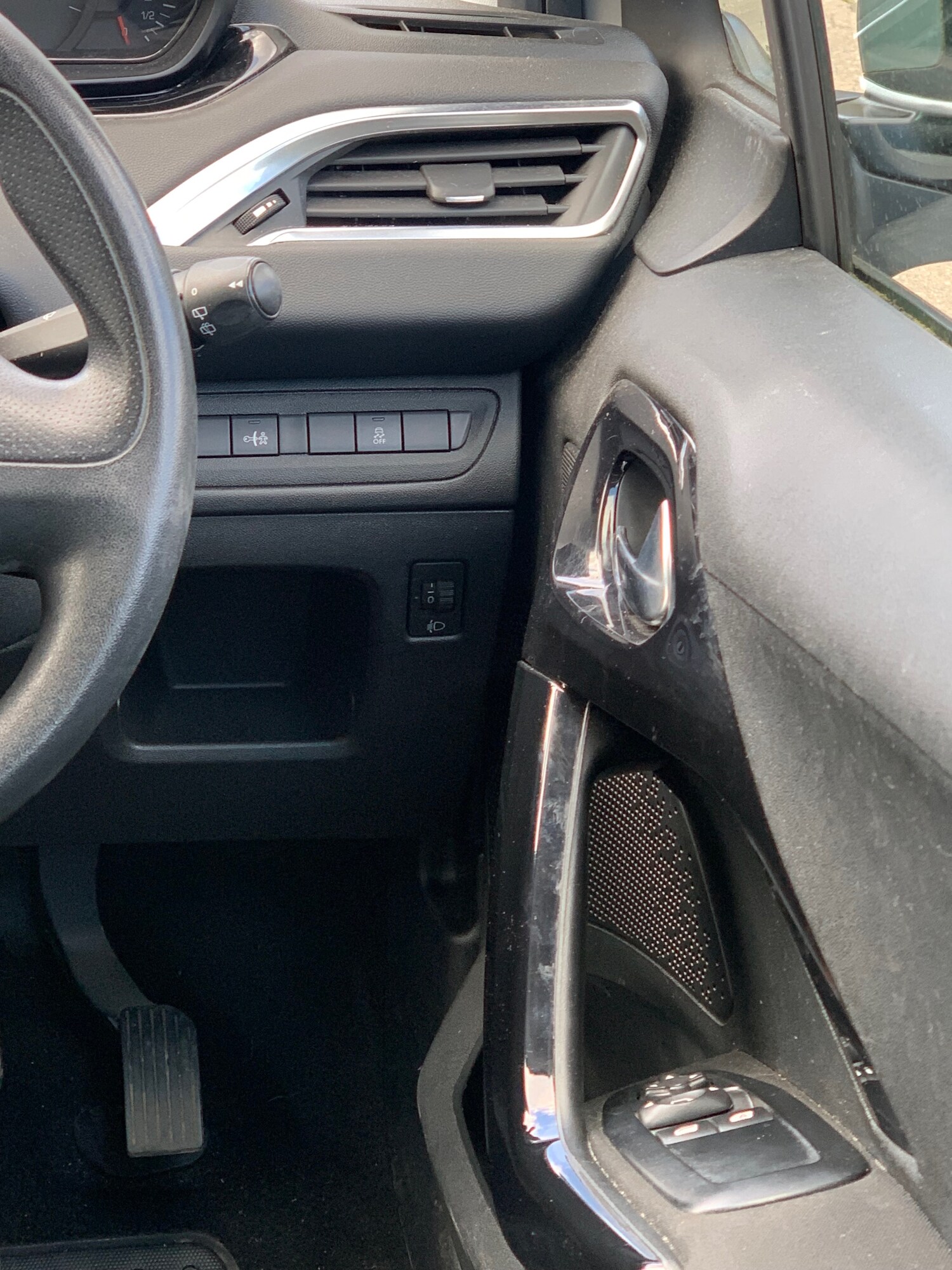 Used Peugeot 208 2013 for sale - 78149708: Photo 16