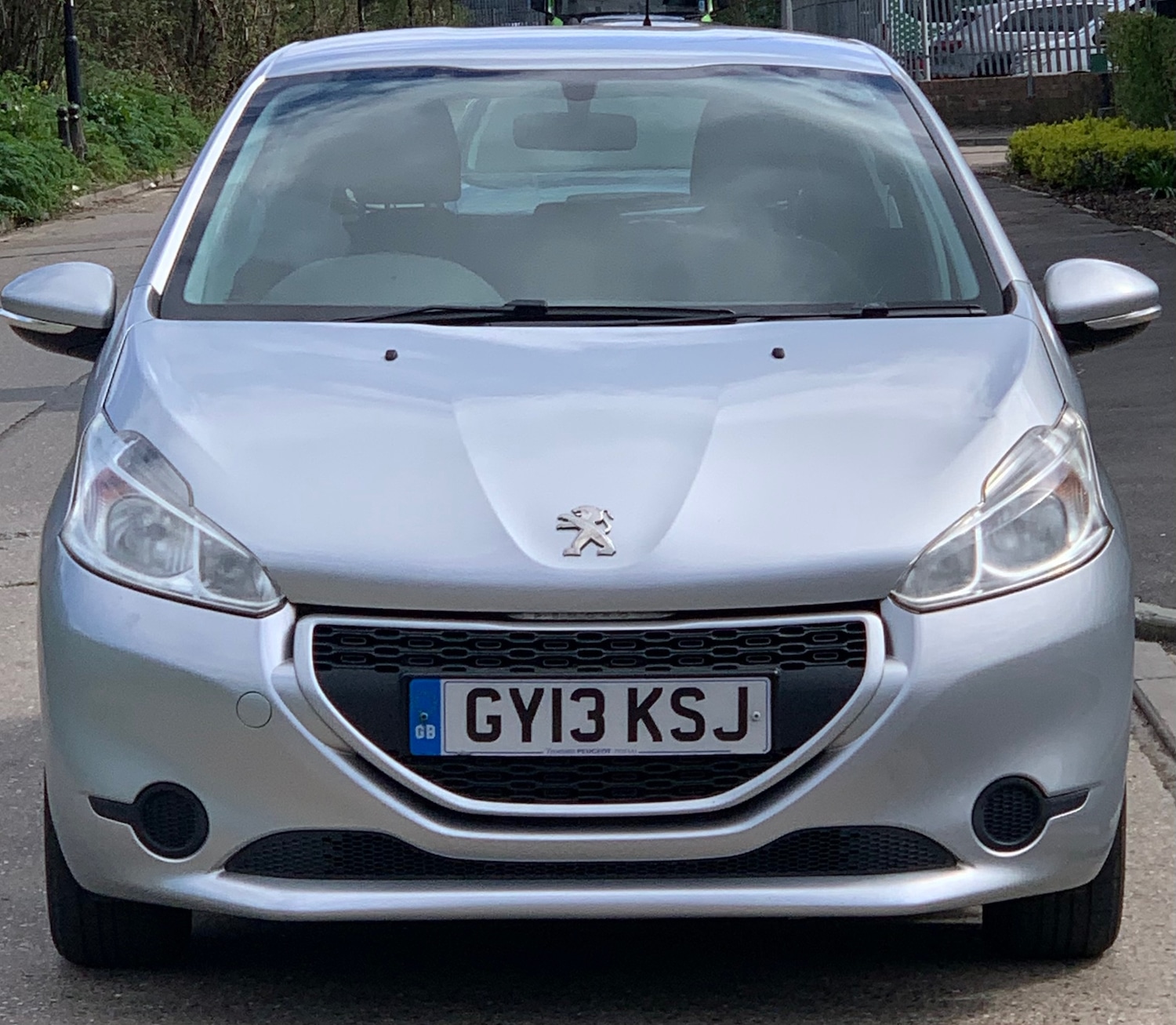 Used Peugeot 208 2013 for sale - 78149708: Photo 3