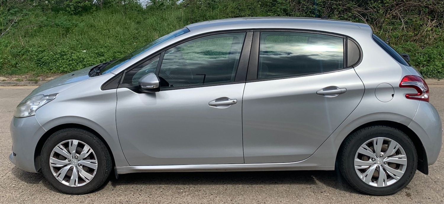 Used Peugeot 208 2013 for sale - 78149708: Photo 5