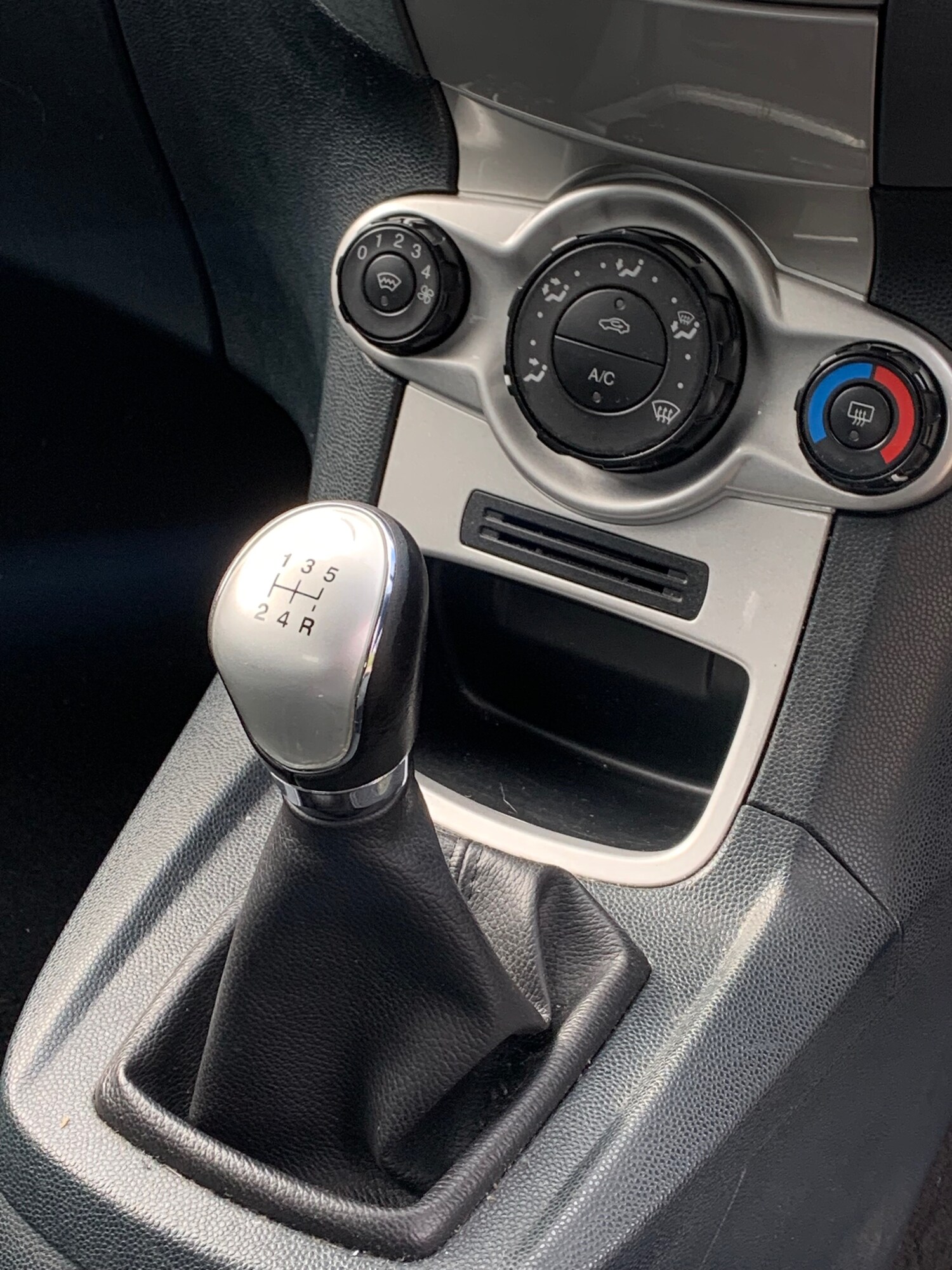 Used Ford Fiesta 2010 for sale - 77743037: Photo 15