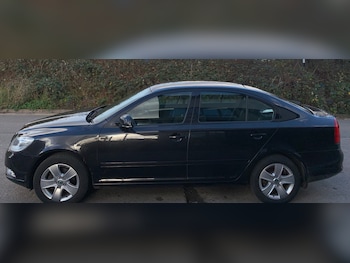 Used Skoda Octavia 2010 for sale - 77743004: Photo
