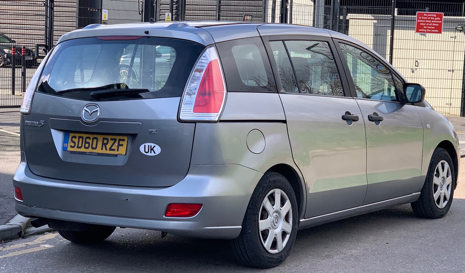 Used Mazda Mazda5 2010 for sale - 77687732: Photo 5