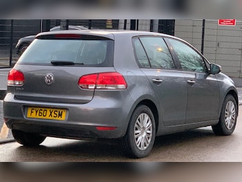 Used Volkswagen Golf 2010 for sale - 77179796: Photo