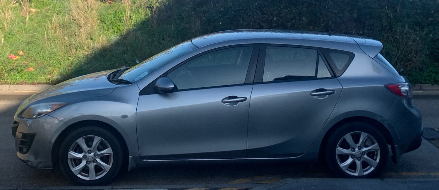 Used Mazda Mazda3 2010 for sale - 76664612: Photo 4