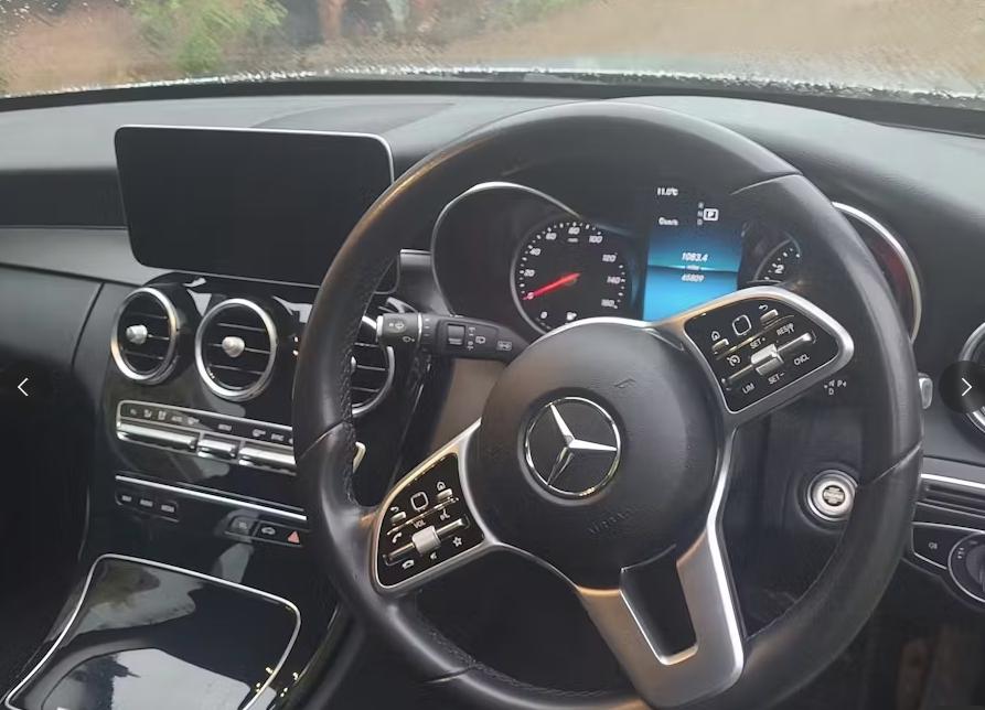 Used Mercedes-Benz C Class 2019 for sale - 77118138: Photo 2