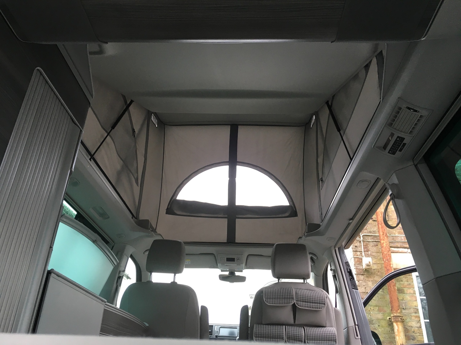 Used Volkswagen California 2017 for sale - 77211720: Photo 25