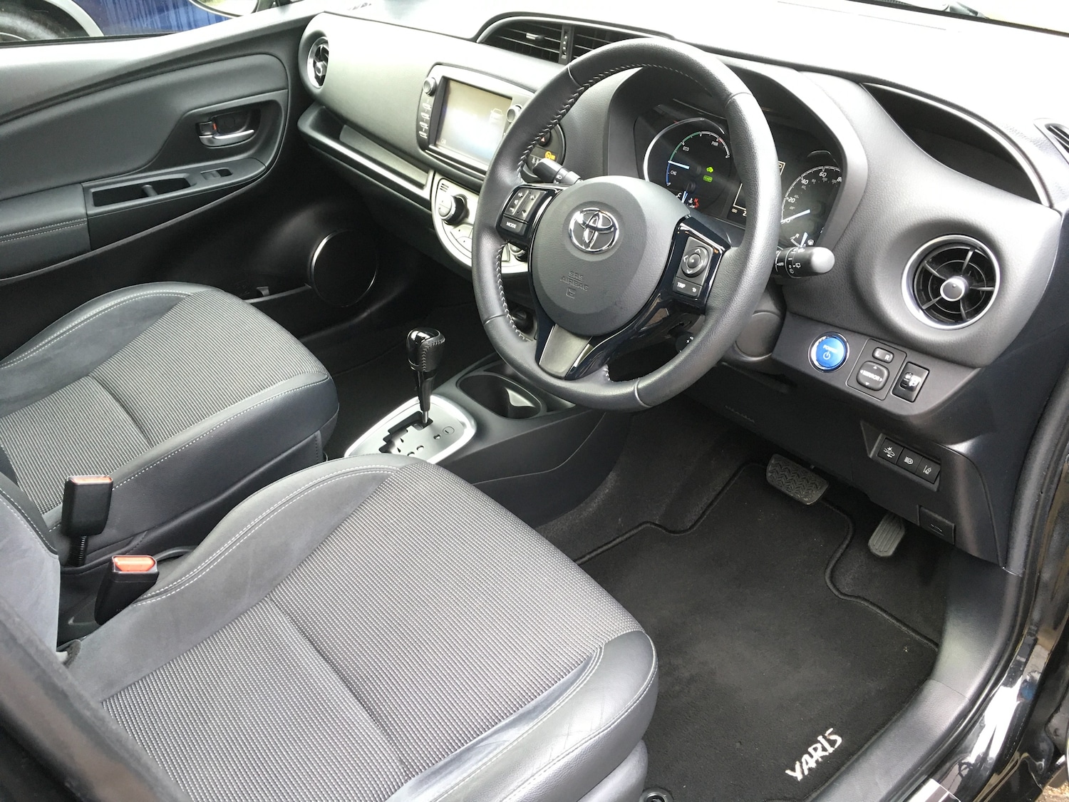 Used Toyota Yaris 2018 for sale - 77557340: Photo 17