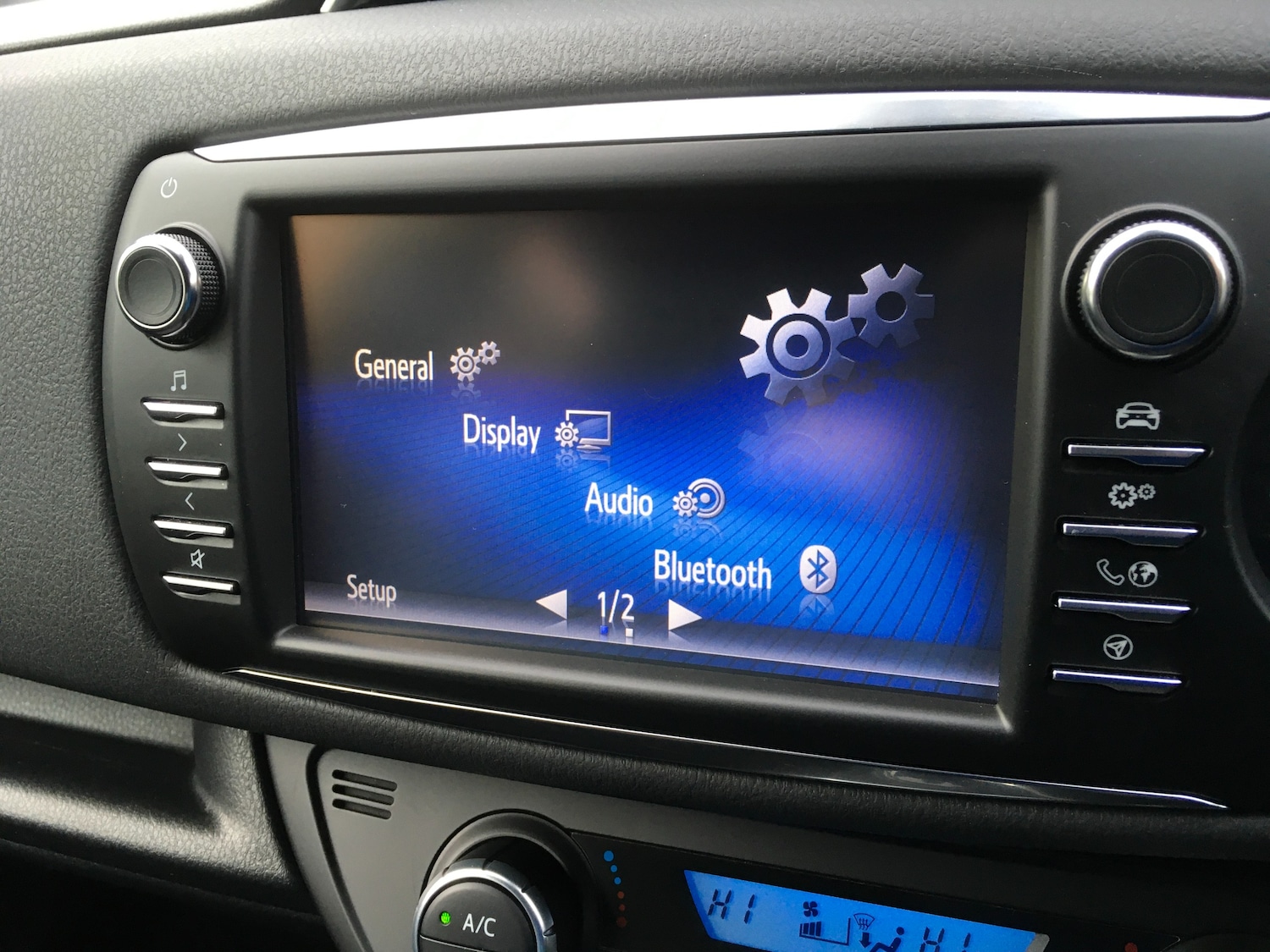 Used Toyota Yaris 2018 for sale - 77557340: Photo 22