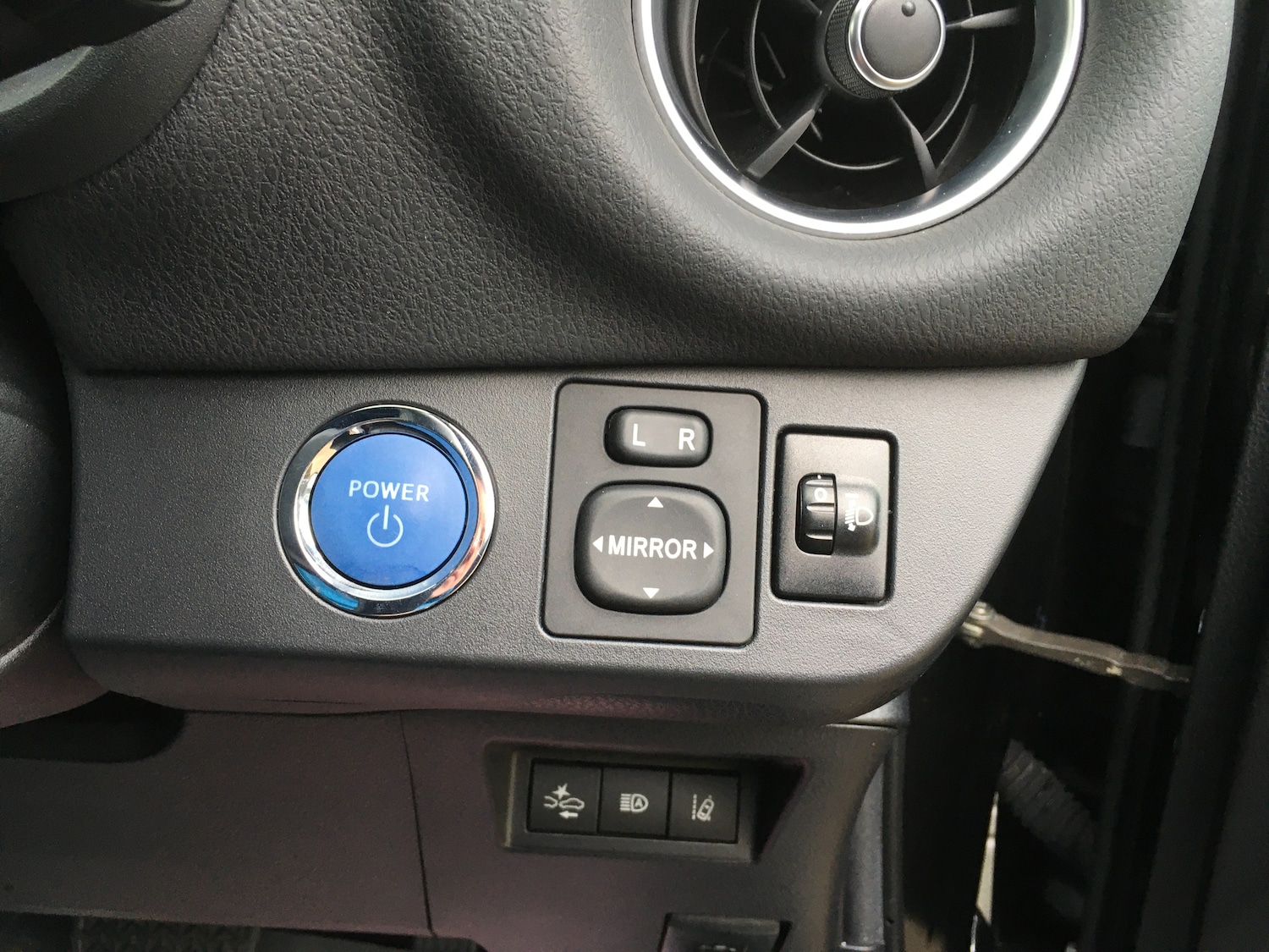 Used Toyota Yaris 2018 for sale - 77557340: Photo 28