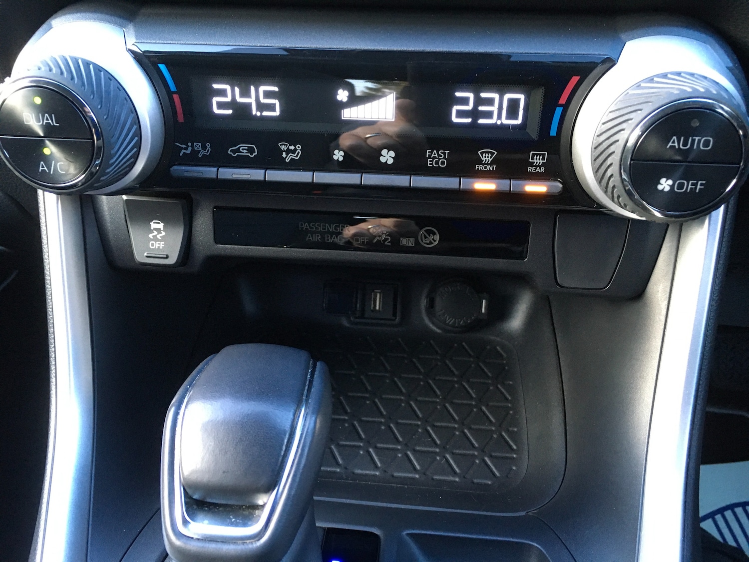 Used Toyota RAV4 2020 for sale - 76697888: Photo 29