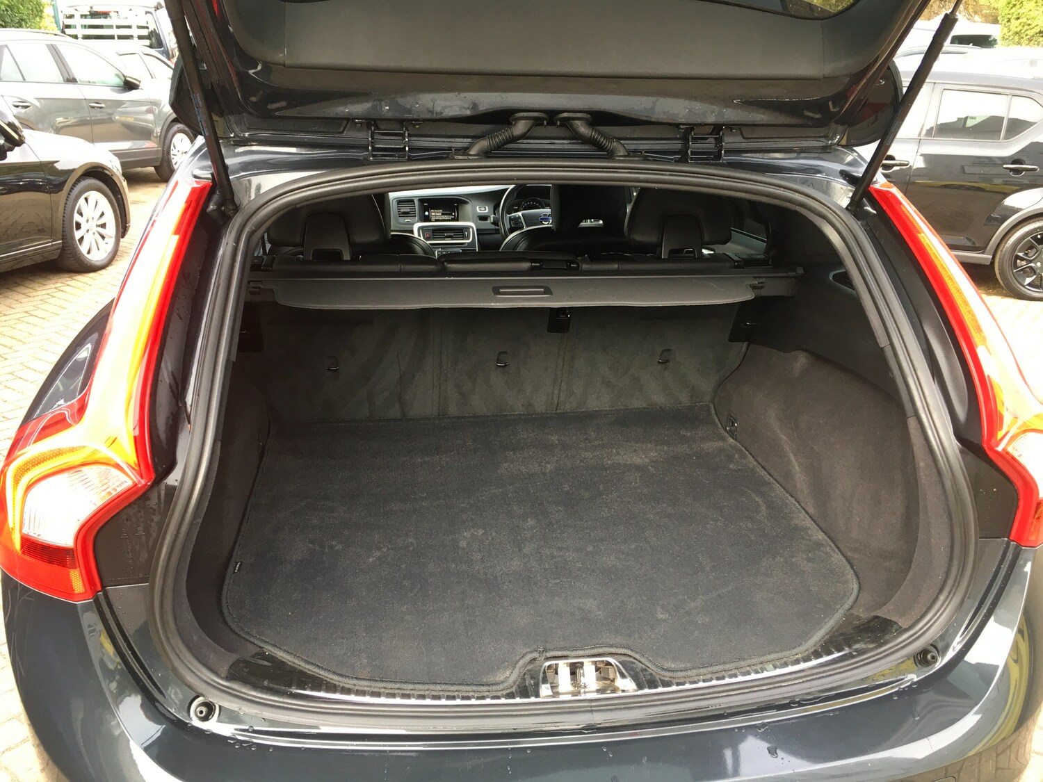 Used Volvo V60 2017 for sale - 76017340: Photo 15