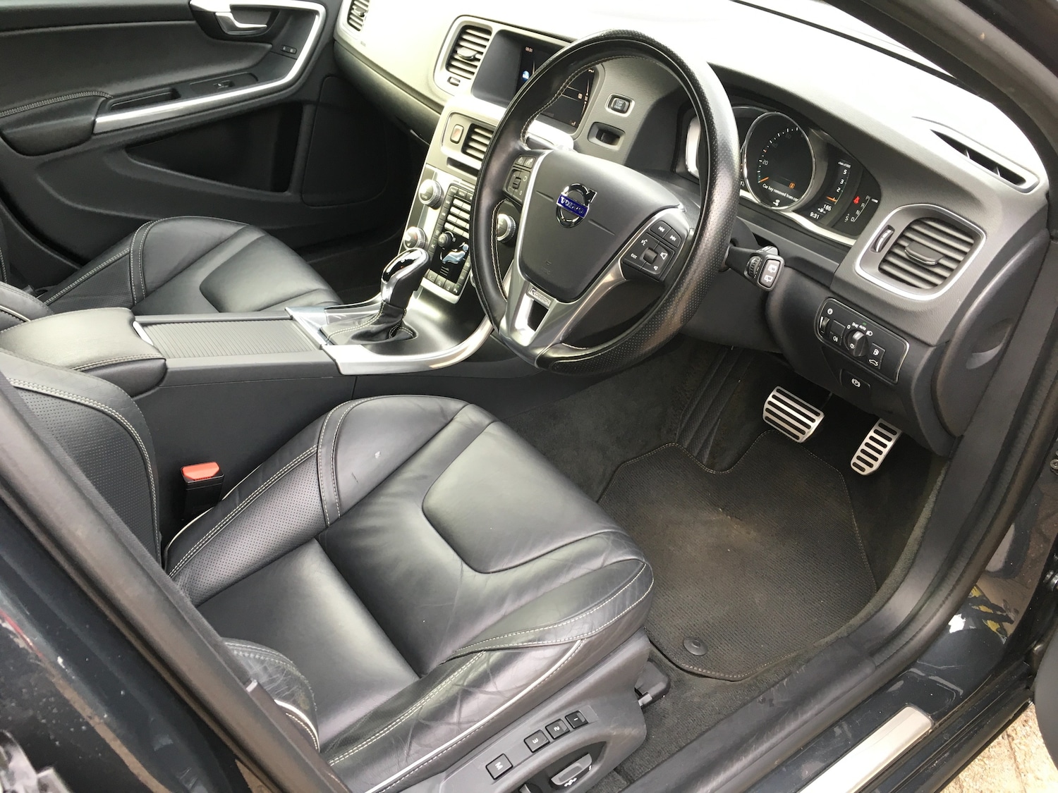 Used Volvo V60 2017 for sale - 76017340: Photo 16