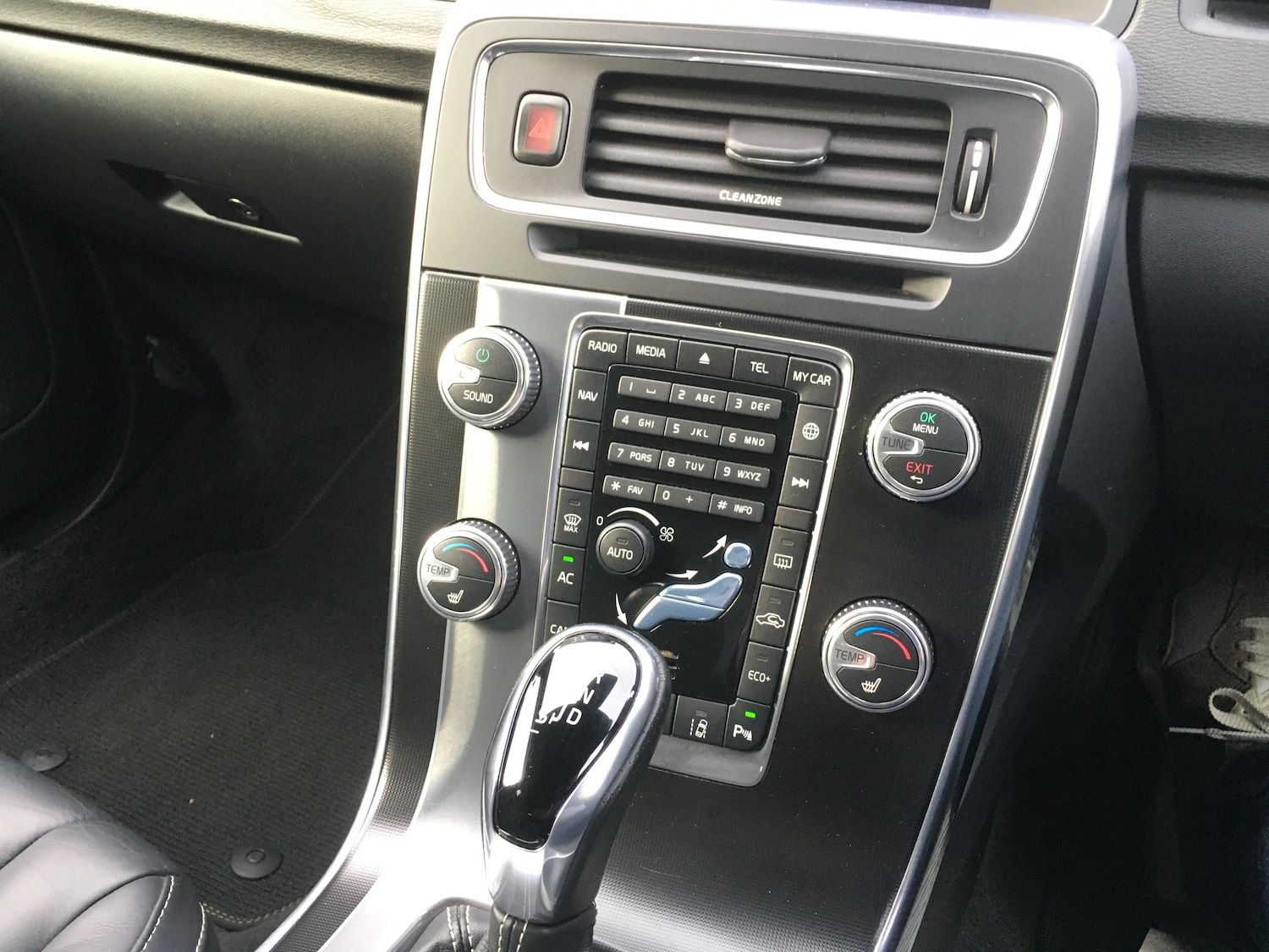 Used Volvo V60 2017 for sale - 76017340: Photo 19