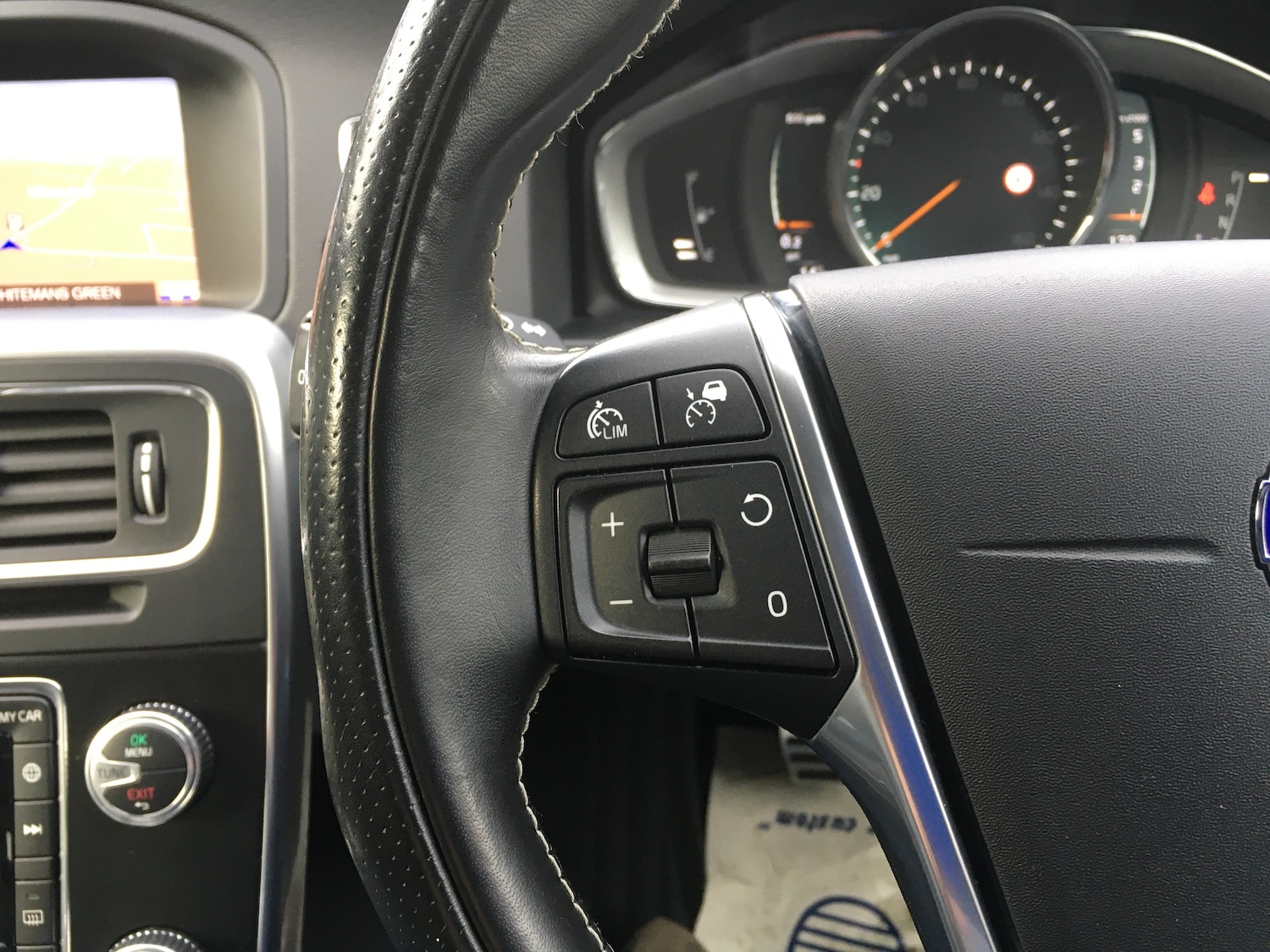 Used Volvo V60 2017 for sale - 76017340: Photo 29