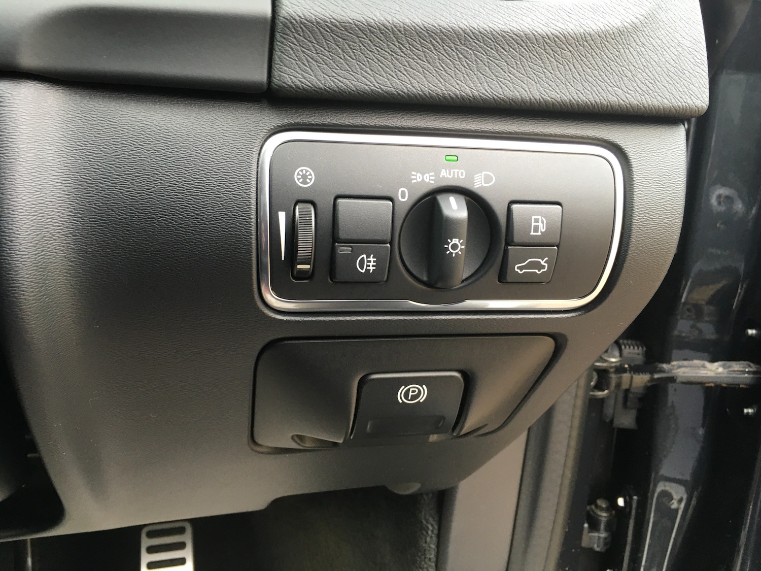 Used Volvo V60 2017 for sale - 76017340: Photo 32