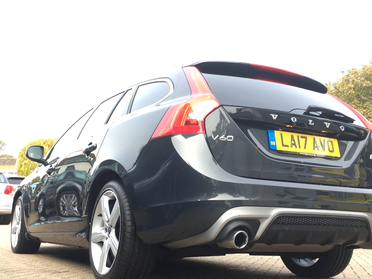 Used Volvo V60 2017 for sale - 76017340: Photo 8