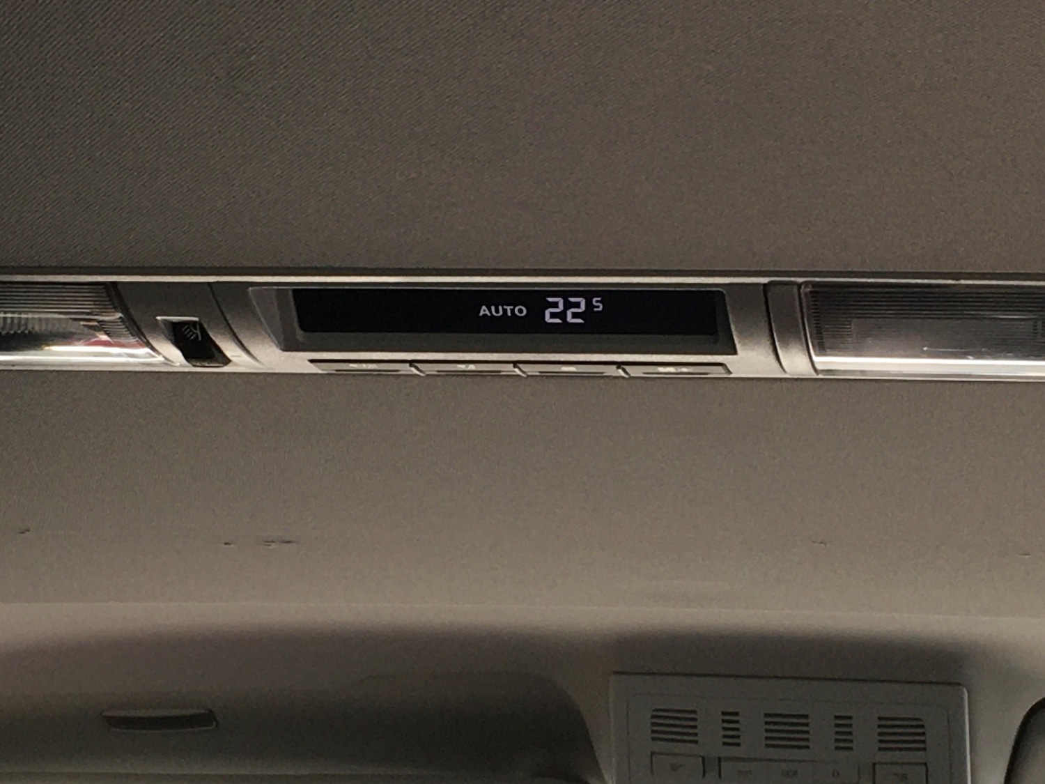 Used Volkswagen Caravelle 2016 for sale - 78035779: Photo 25