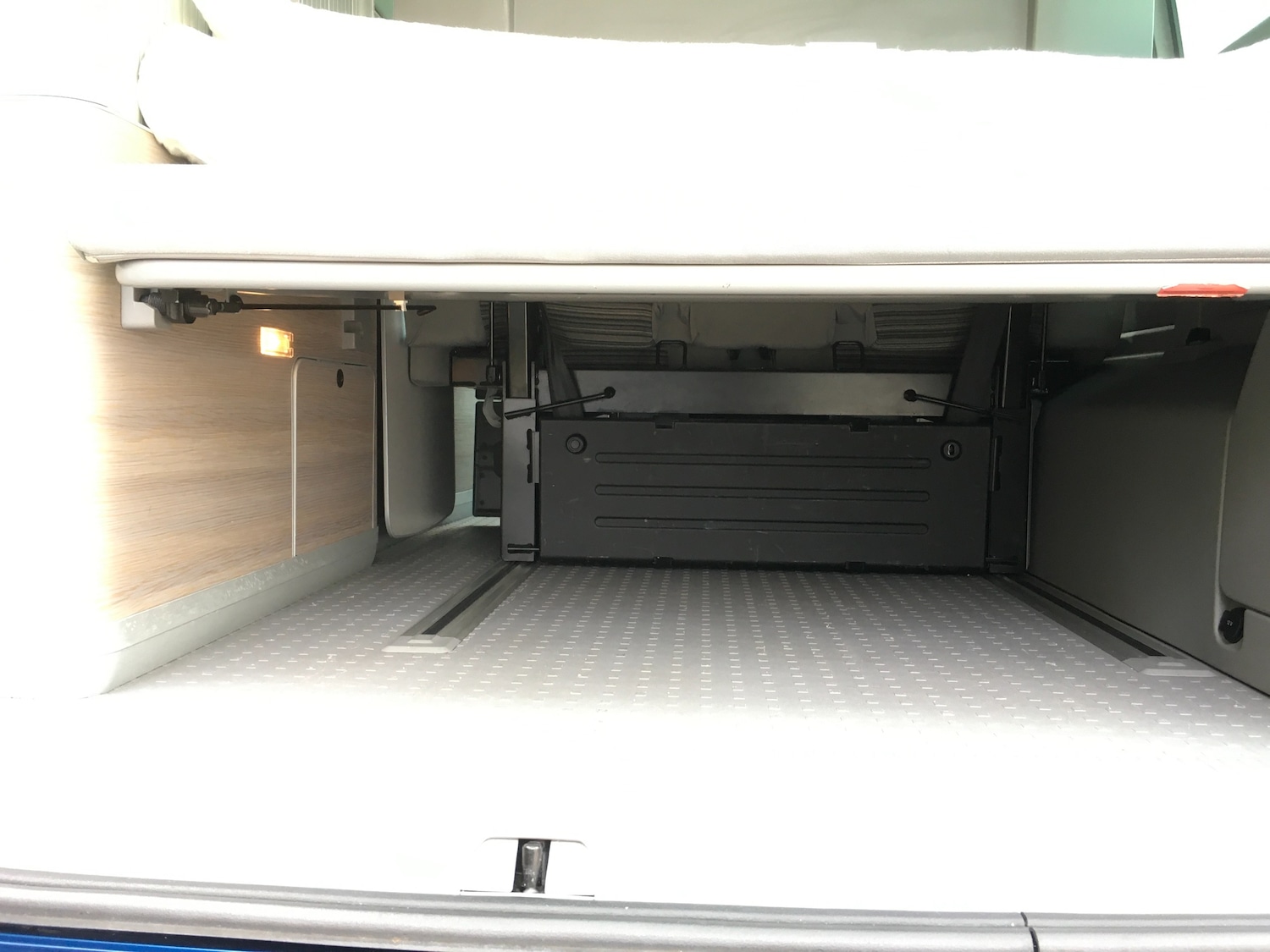 Used Volkswagen California 2013 for sale - 78092383: Photo 23