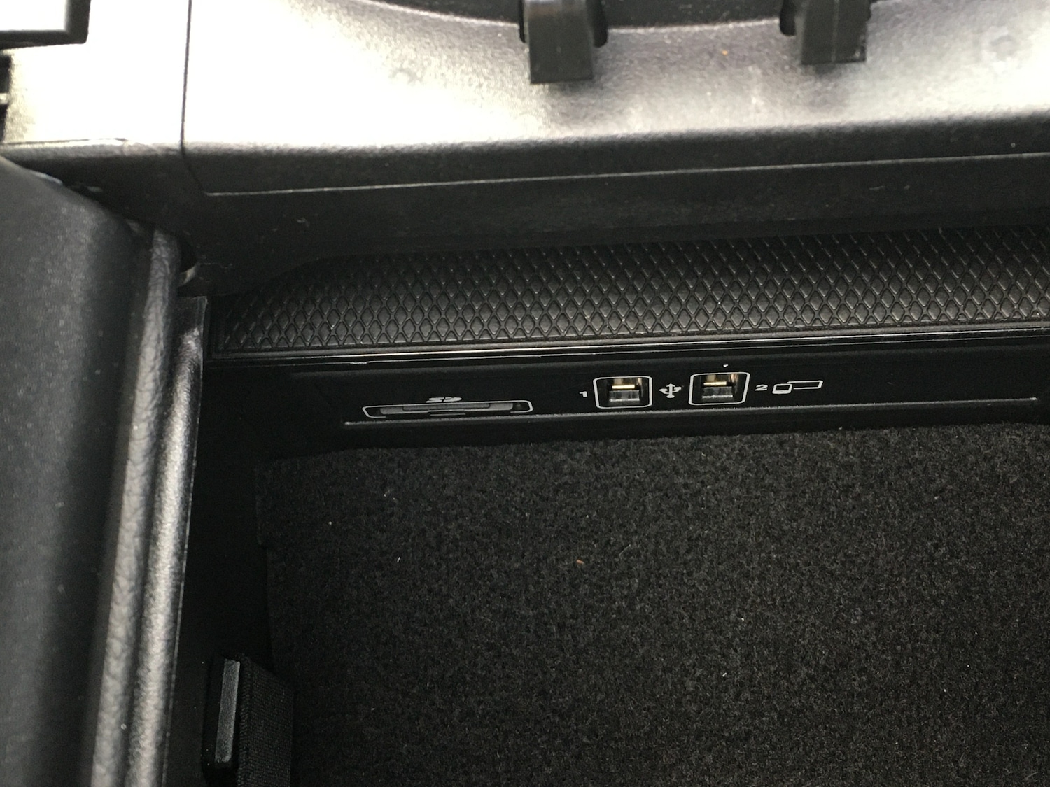 Used Mercedes-Benz C Class 2018 for sale - 76386890: Photo 28