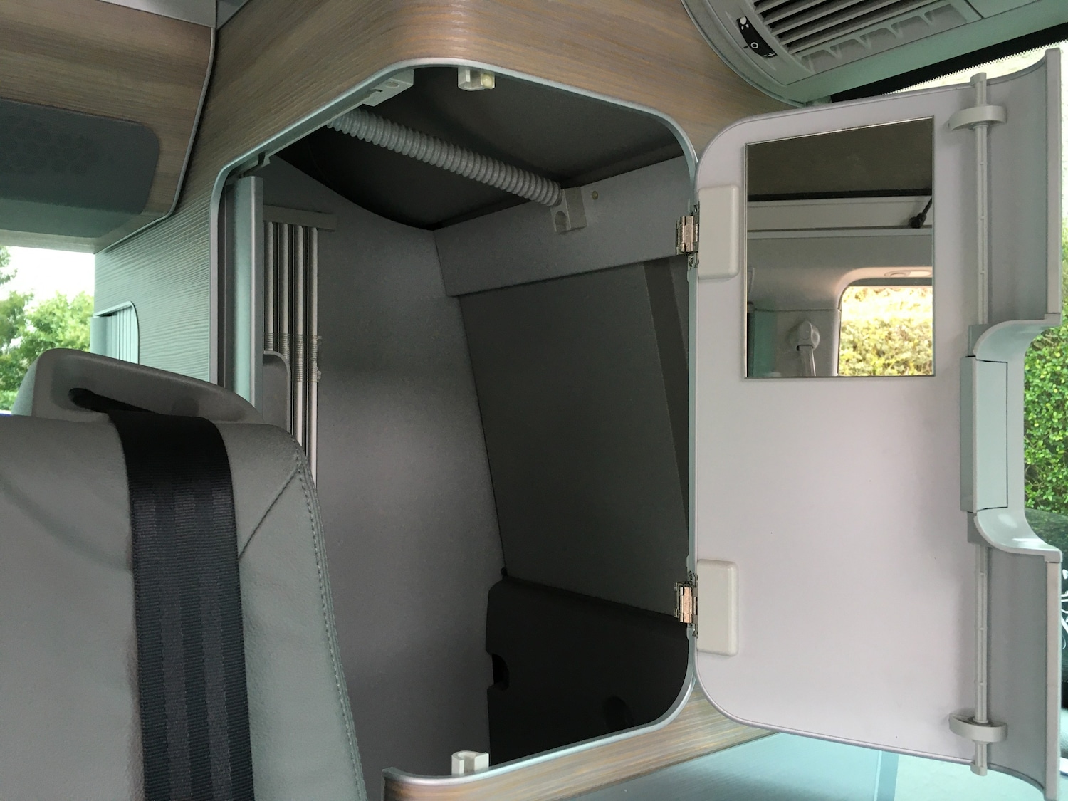 Used Volkswagen California 2015 for sale - 78029105: Photo 32