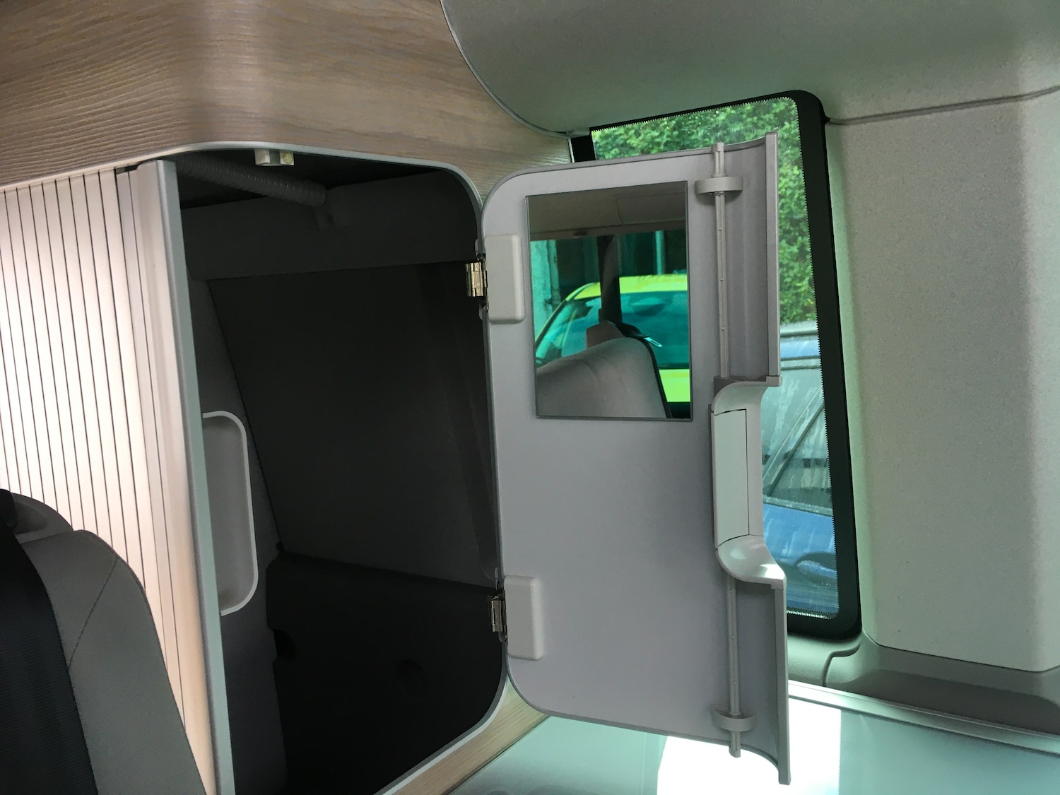 Used Volkswagen California 2010 for sale - 76665386: Photo 34