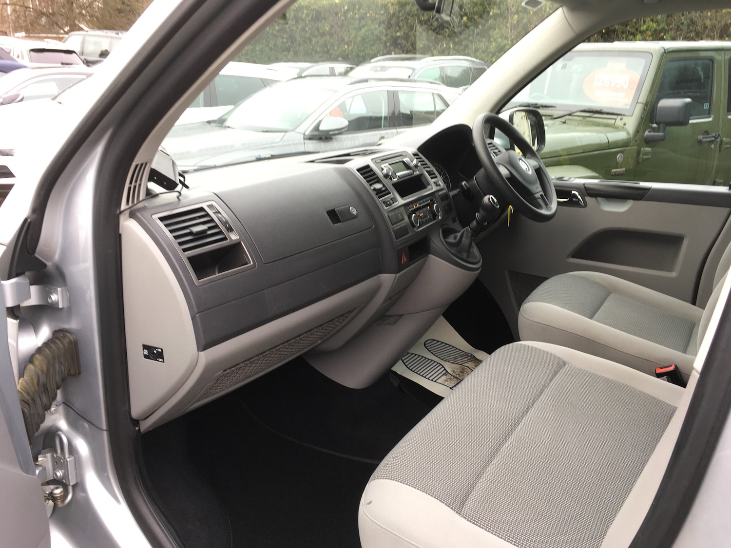 Used Volkswagen Transporter Shuttle 2015 for sale - 76931702: Photo 11