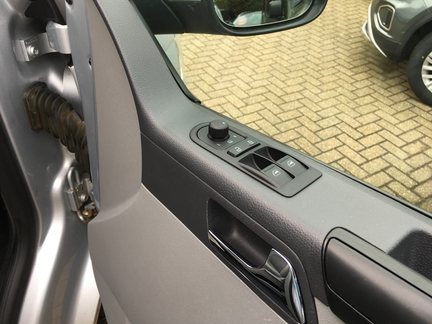 Used Volkswagen Transporter Shuttle 2015 for sale - 76931702: Photo 23