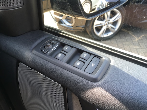 Used Land Rover Discovery 4 2014 for sale - 75582337: Photo 34
