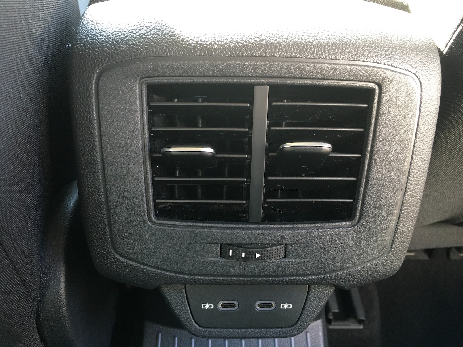 Used Volkswagen T-Roc 2023 for sale - 75995620: Photo 17