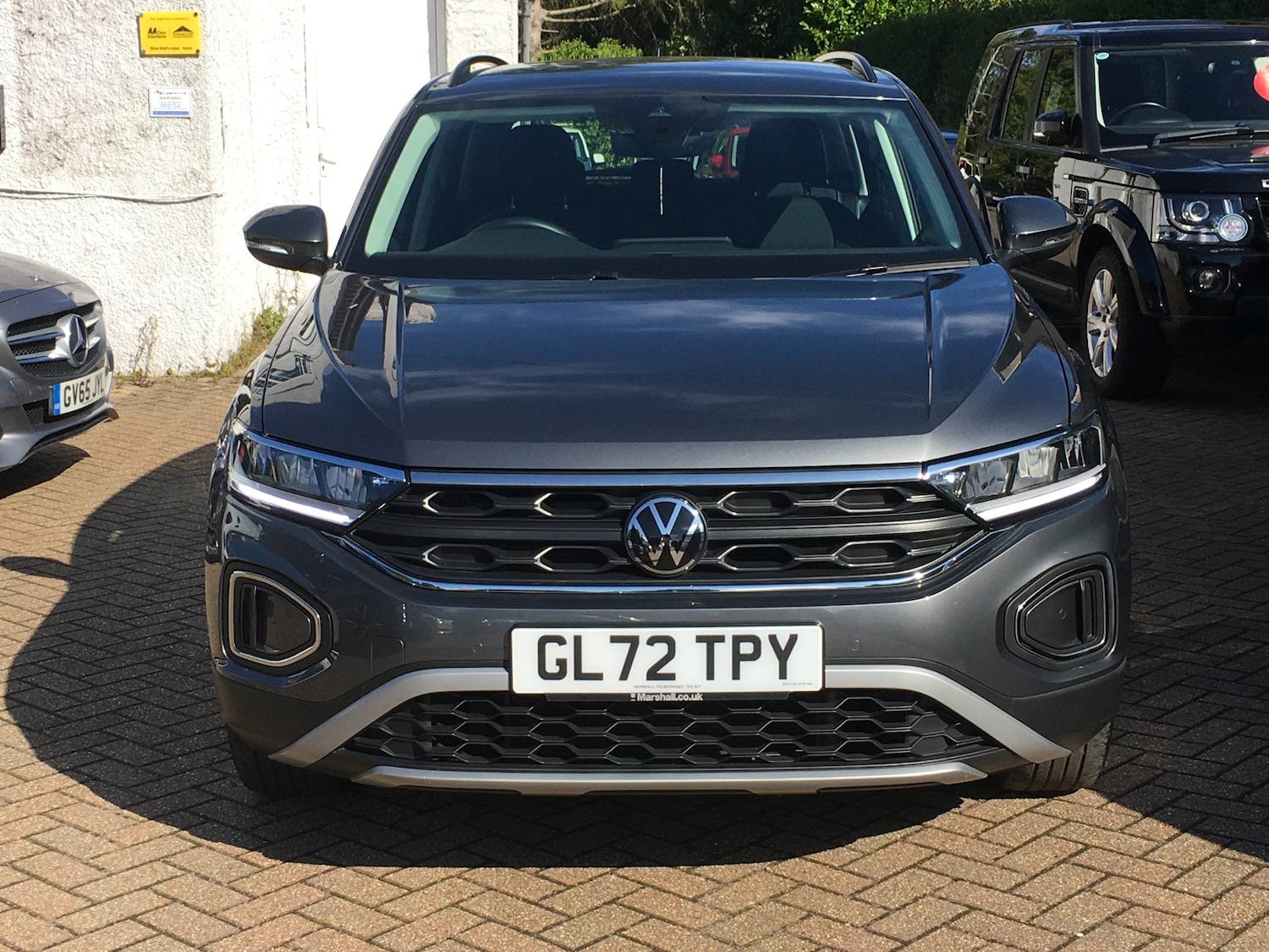 Used Volkswagen T-Roc 2023 for sale - 75995620: Photo 2