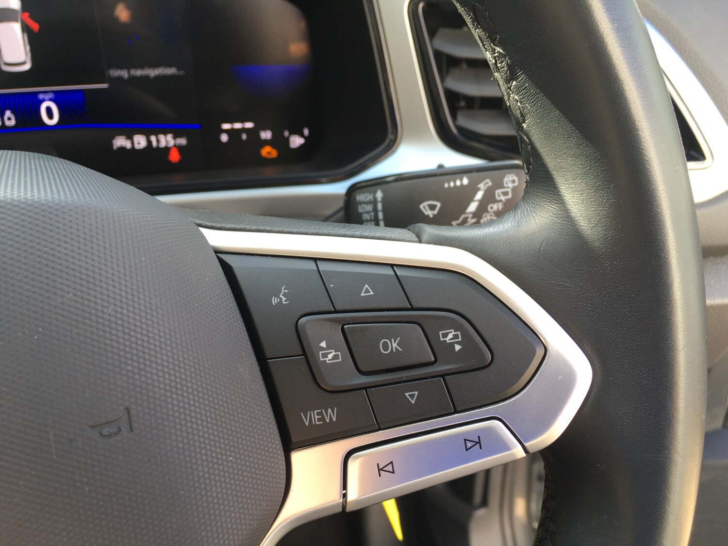 Used Volkswagen T-Roc 2023 for sale - 75995620: Photo 27