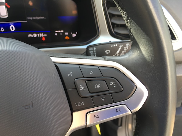 Used Volkswagen T-Roc 2023 for sale - 75995620: Photo 27