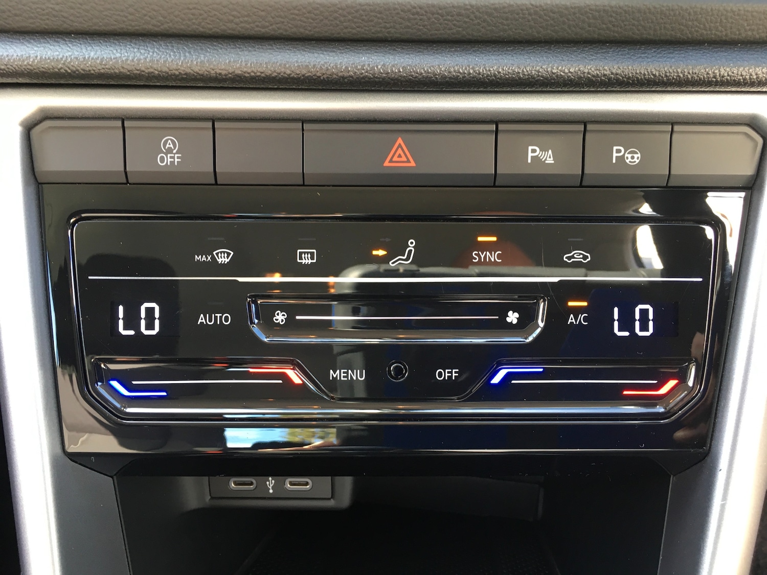 Used Volkswagen T-Roc 2023 for sale - 75995620: Photo 31