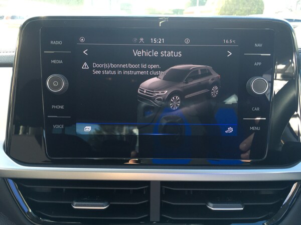 Used Volkswagen T-Roc 2023 for sale - 75995620: Photo 32