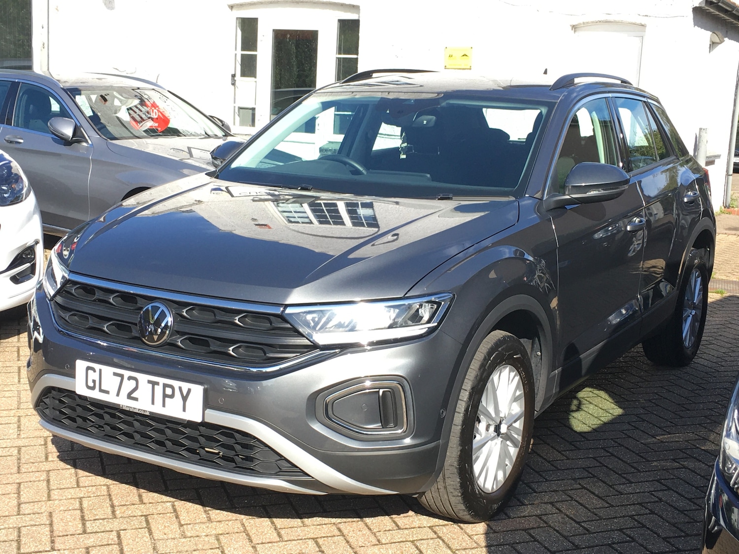 Used Volkswagen T-Roc 2023 for sale - 75995620: Photo 4