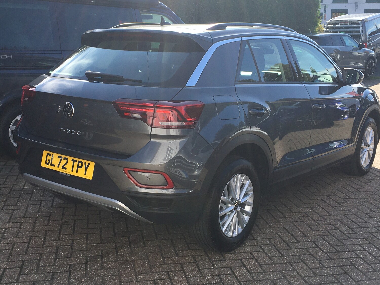 Used Volkswagen T-Roc 2023 for sale - 75995620: Photo 6