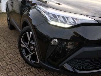 Used Toyota C-HR 2022 for sale - 77477091: Photo