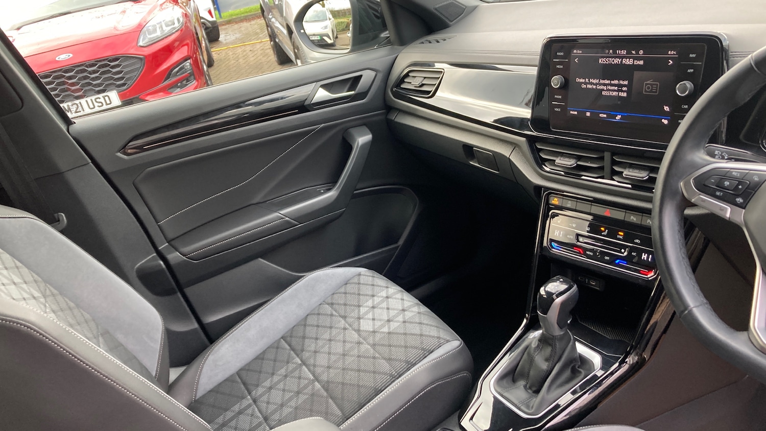 Used Volkswagen T-Roc 2024 for sale - 76599913: Photo 14