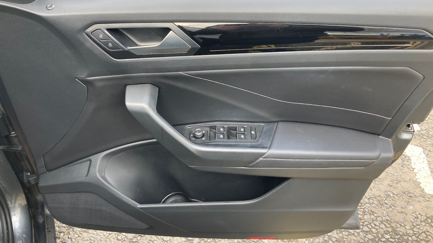 Used Volkswagen T-Roc 2024 for sale - 76599913: Photo 28