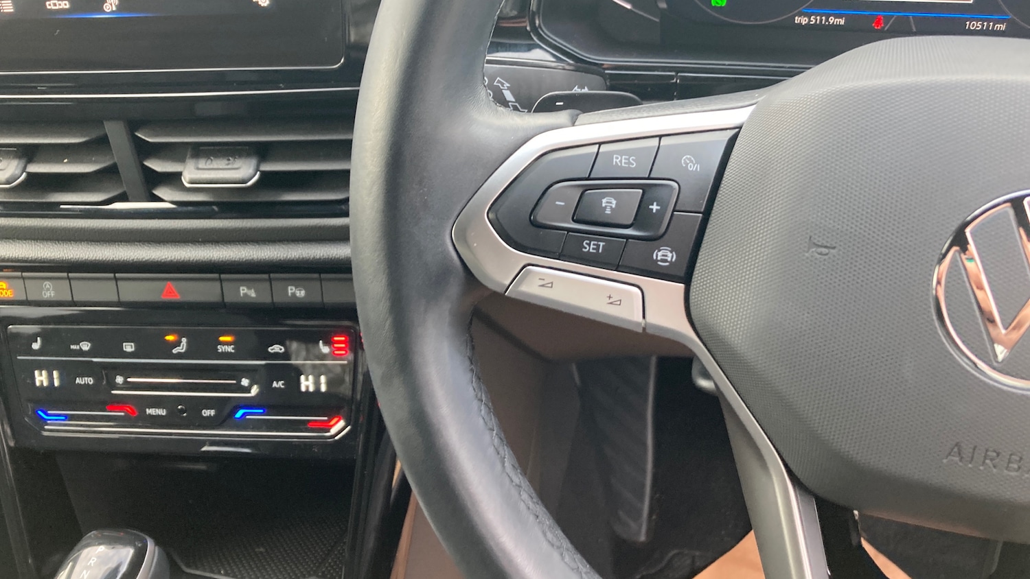 Used Volkswagen T-Roc 2024 for sale - 76599913: Photo 31