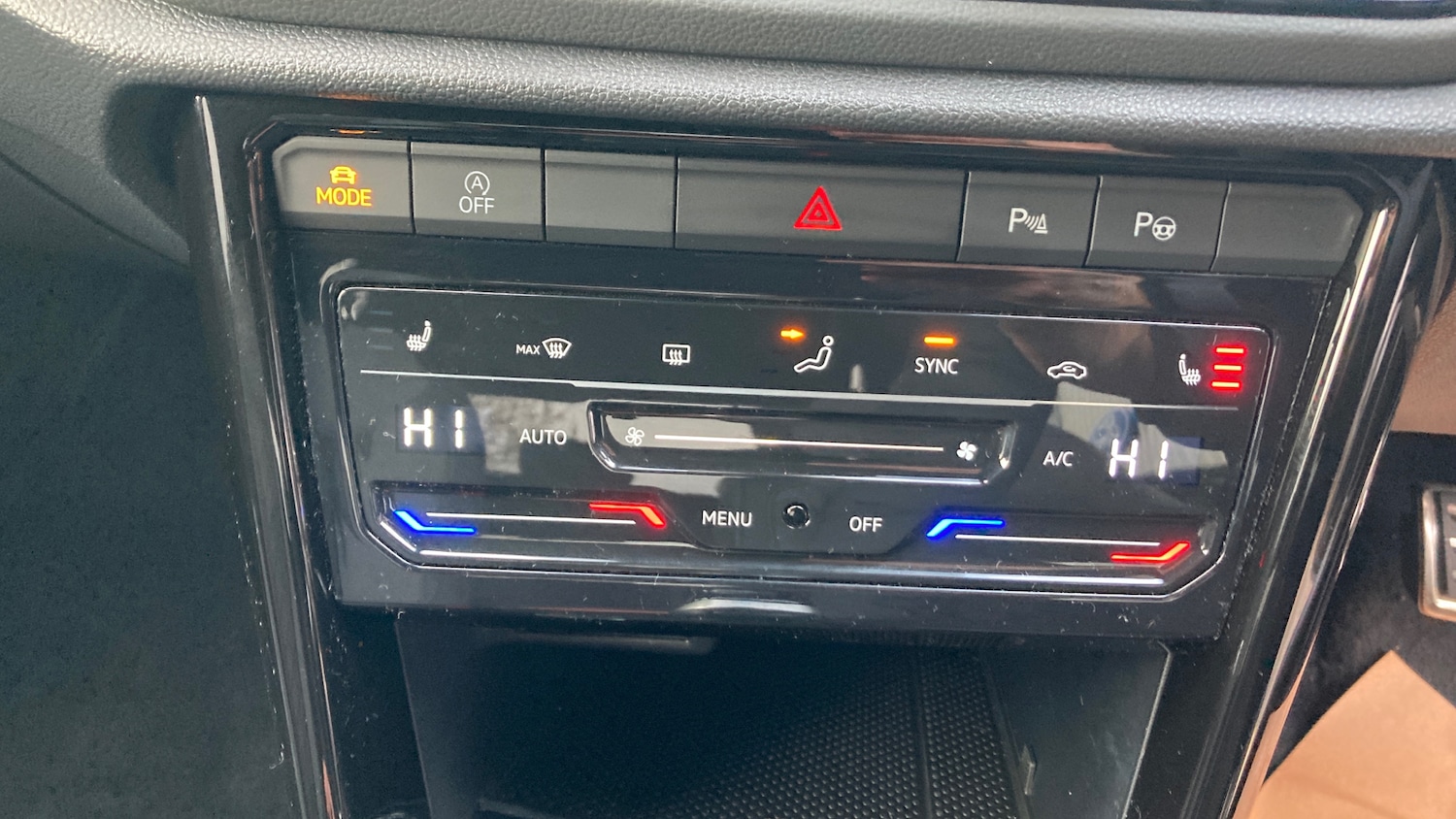 Used Volkswagen T-Roc 2024 for sale - 76599913: Photo 33