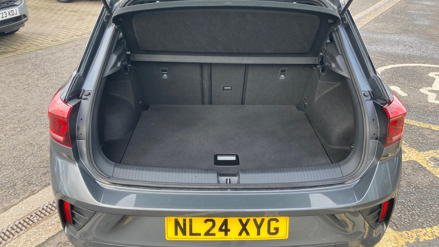 Used Volkswagen T-Roc 2024 for sale - 76599913: Photo 4