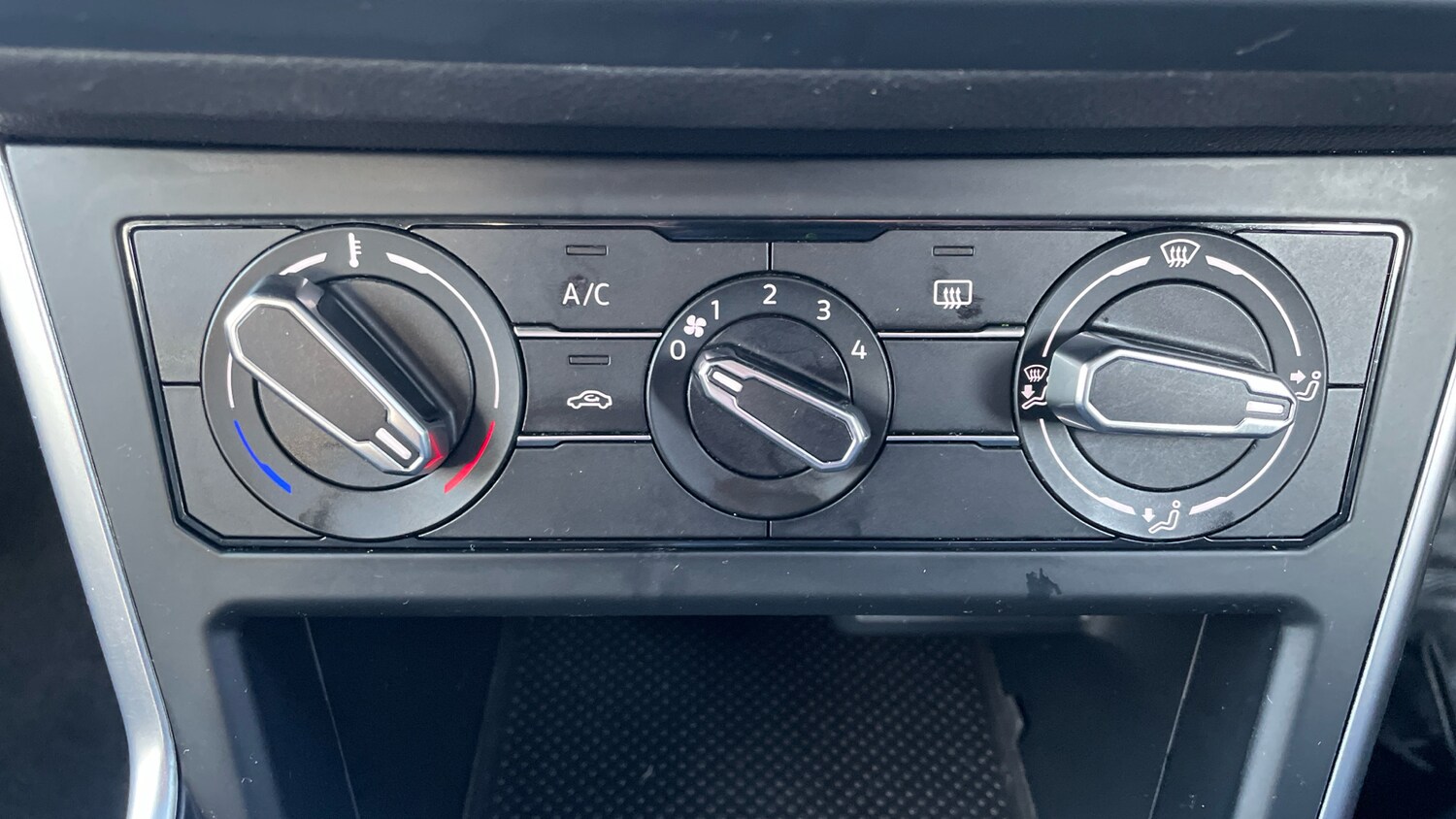 Used Volkswagen Polo 2022 for sale - 76605479: Photo 32