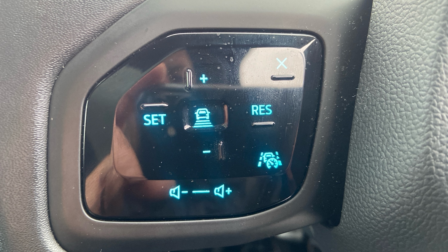 Used Ford Explorer 2025 for sale - 76829560: Photo 21