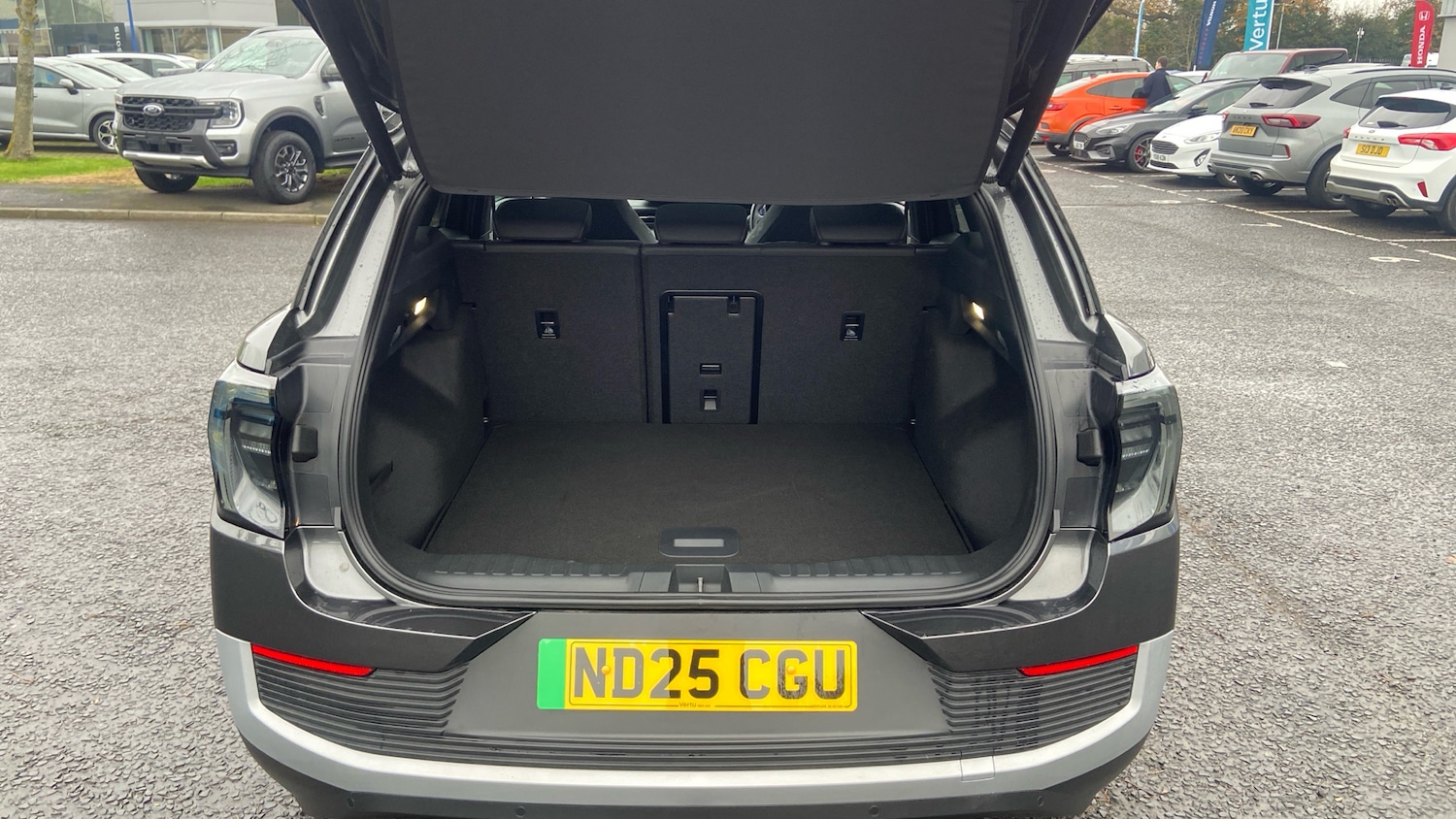 Used Ford Explorer 2025 for sale - 76829560: Photo 4